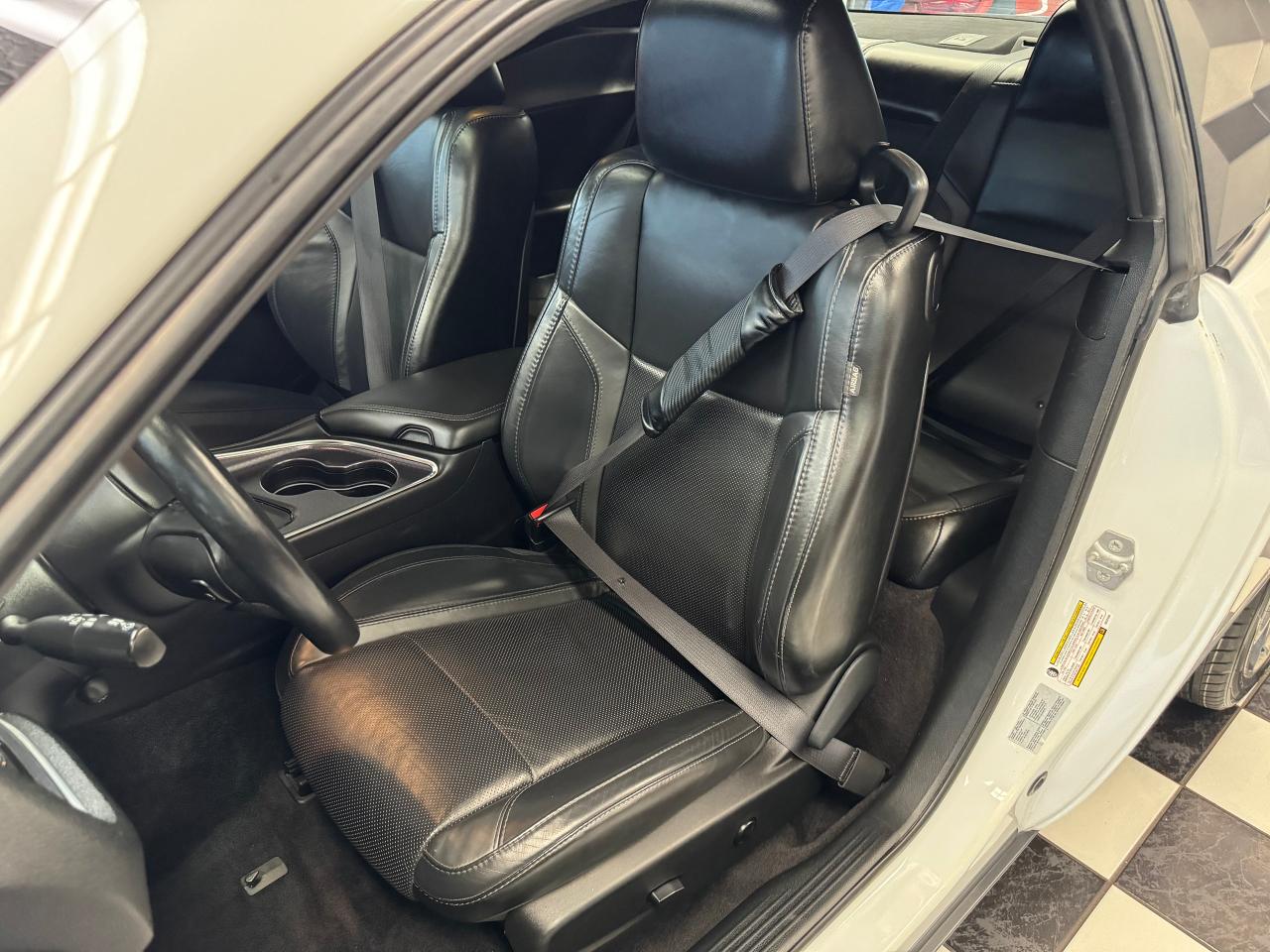 2016 Dodge Challenger SXT PLUS+Roof+Cooled Leather+Camera+ACCIDENT FREE Photo19