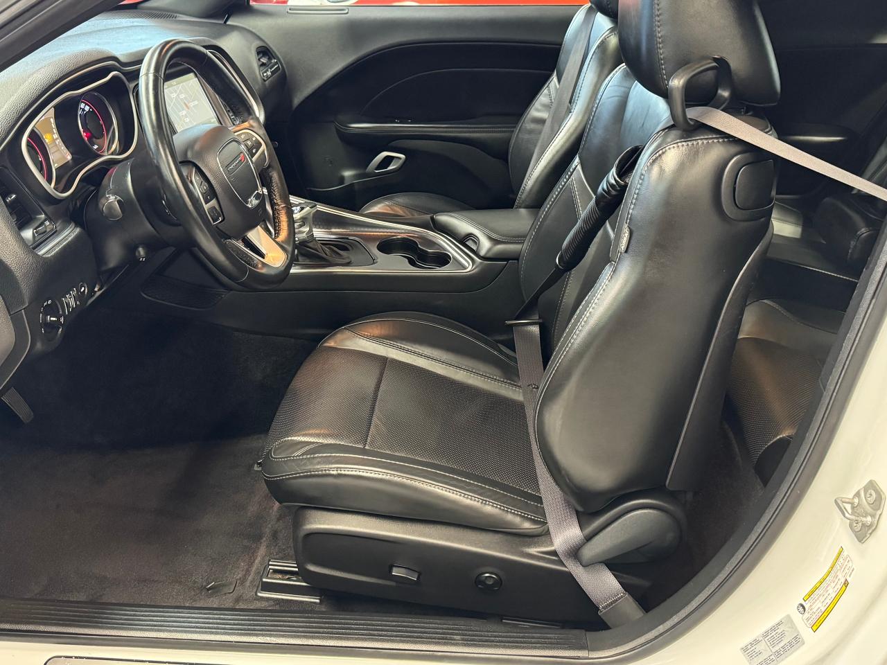 2016 Dodge Challenger SXT PLUS+Roof+Cooled Leather+Camera+ACCIDENT FREE Photo18