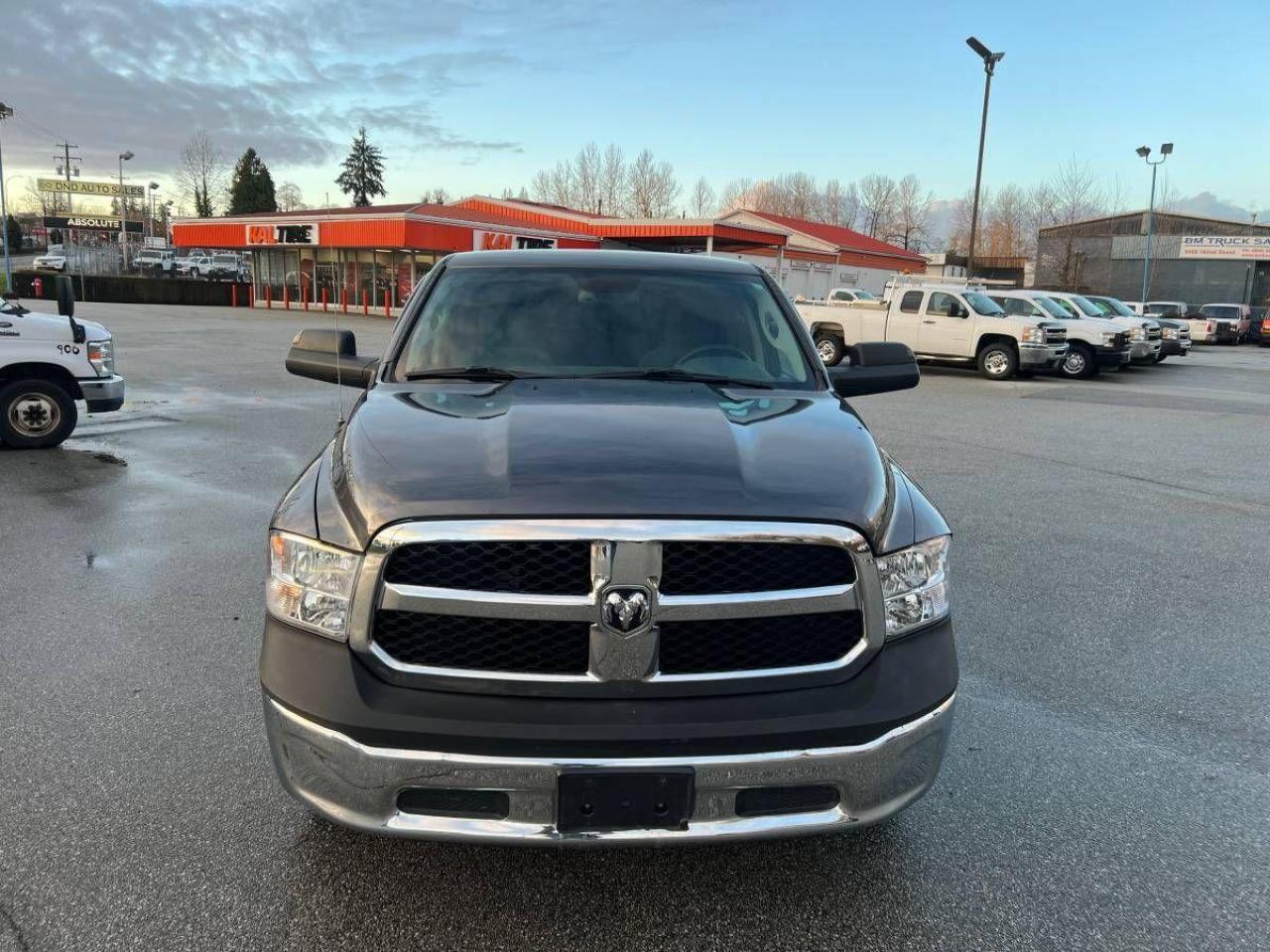2018 RAM 1500 4x4 Quad Cab 6'4" Box /with canopy - Photo #2
