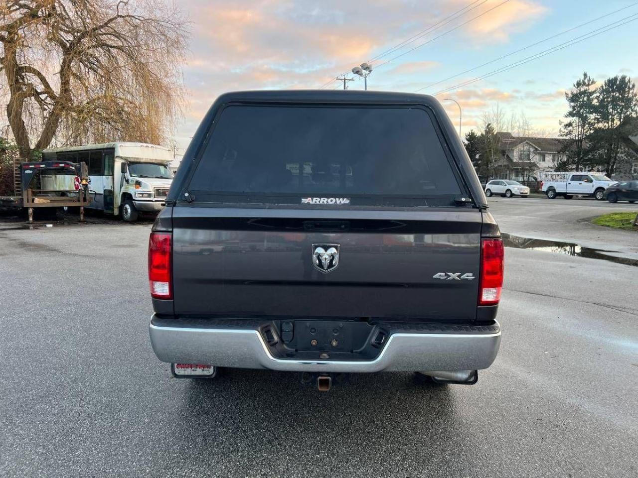 2018 RAM 1500 4x4 Quad Cab 6'4" Box /with canopy - Photo #8