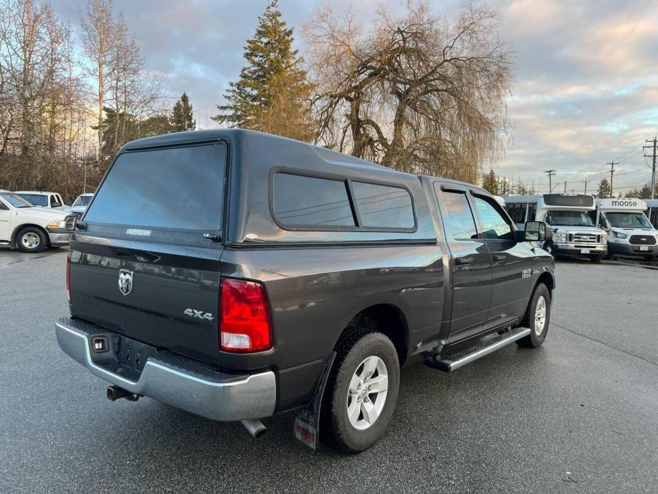 2018 RAM 1500 4x4 Quad Cab 6'4" Box /with canopy - Photo #9