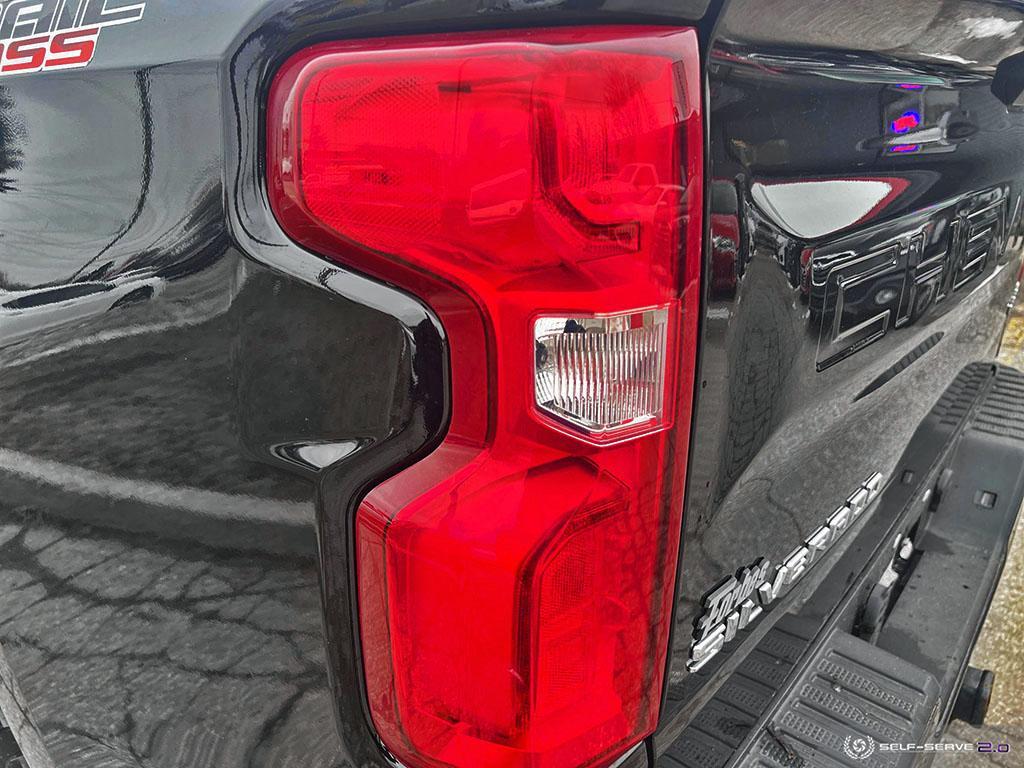 2019 Chevrolet Silverado 1500 CUSTOM TRAIL BOSS / 4X4 / EXT CAB / V8 - Photo #9