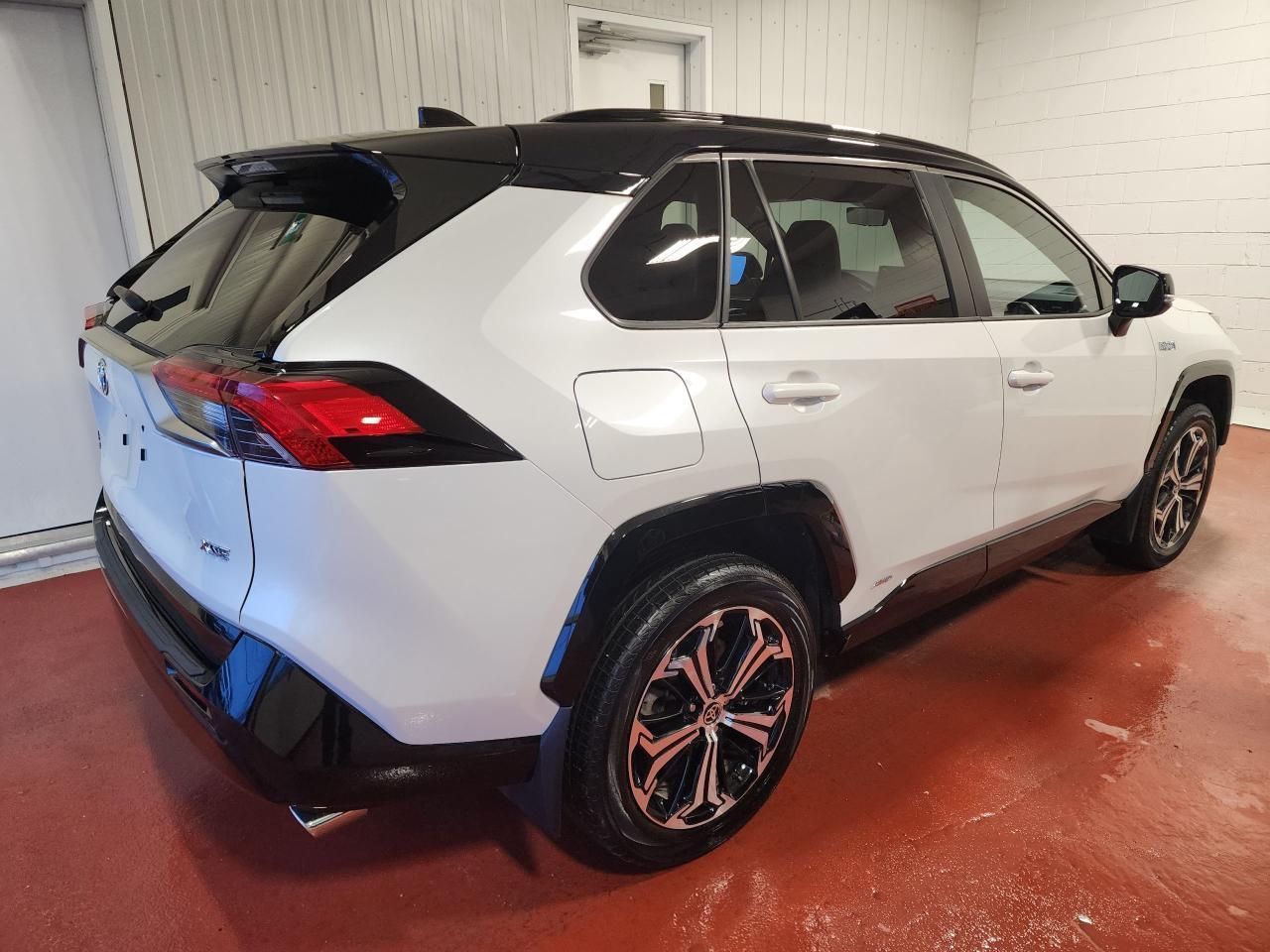 2022 Toyota RAV4 Prime XSE AWD Photo