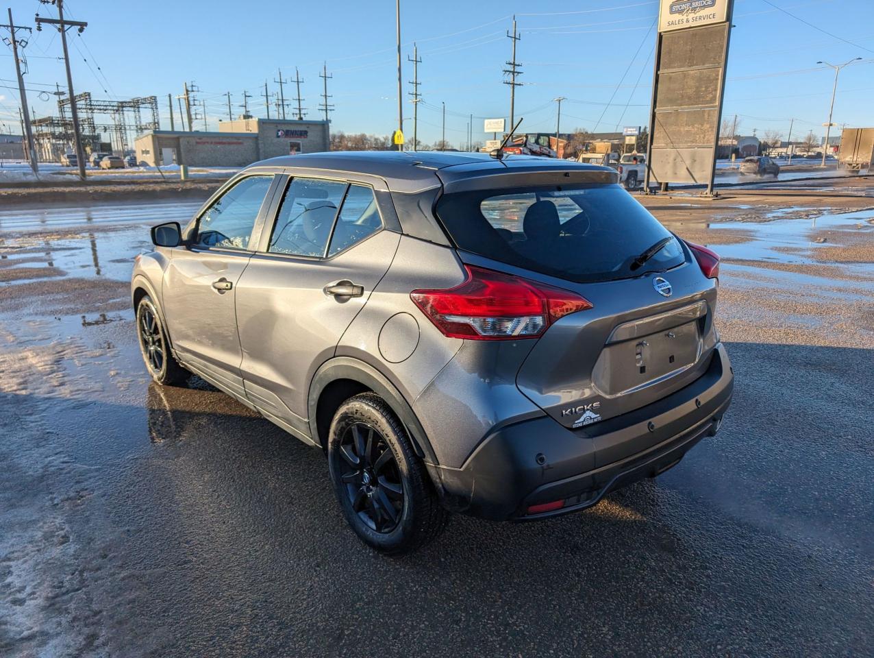 2020 Nissan Kicks S - Photo #5