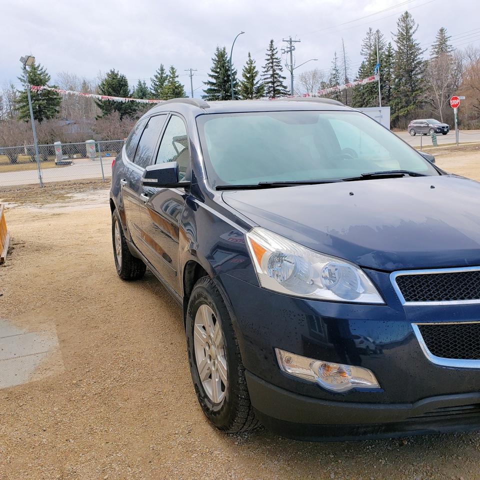 2010 Chevrolet Traverse 1LT / TWO PANEL SUNROOF/ 8 PASSENGER - Photo #7