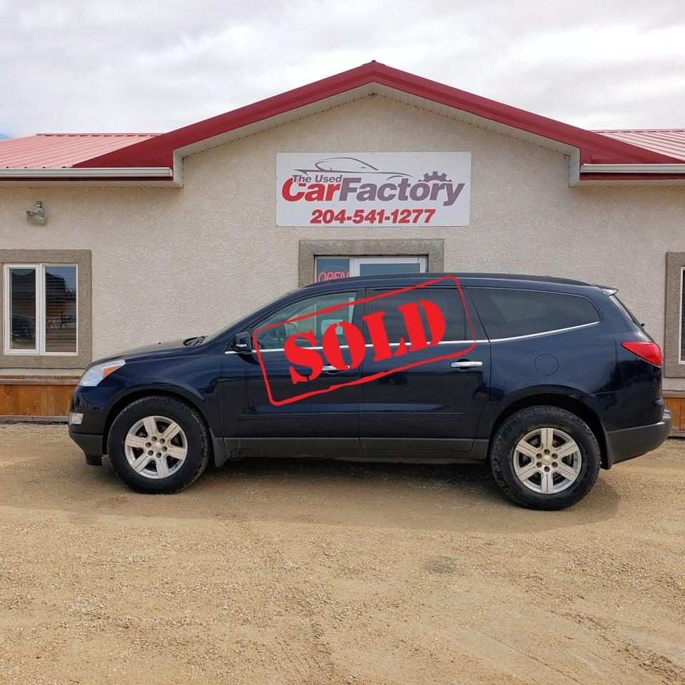 Used 2010 Chevrolet Traverse 1LT / TWO PANEL SUNROOF/ 8 PASSENGER for sale in Oakbank, MB