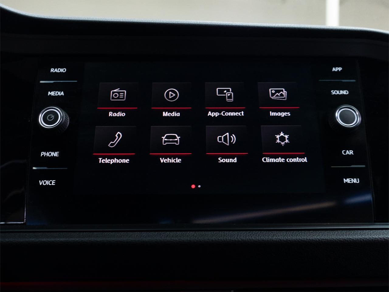 2019 Volkswagen Jetta R-LINE | Leather | Panoroof | BSM | CarPlay