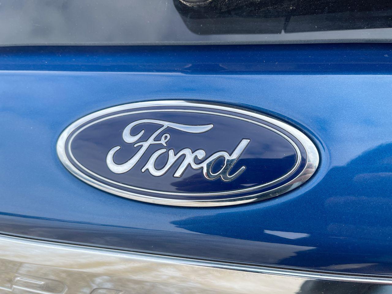 2020 Ford Explorer XLT Photo5