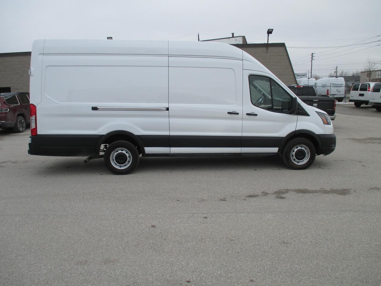 2021 Ford Transit 250 T-250 148" EL Hi Rf 9070 GVWR RWD - Photo #4