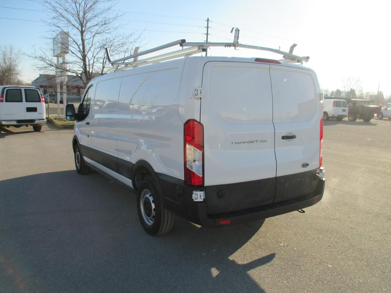 2021 Ford Transit 250 T-250 148" Low Rf 9070 GVWR RWD - Photo #6