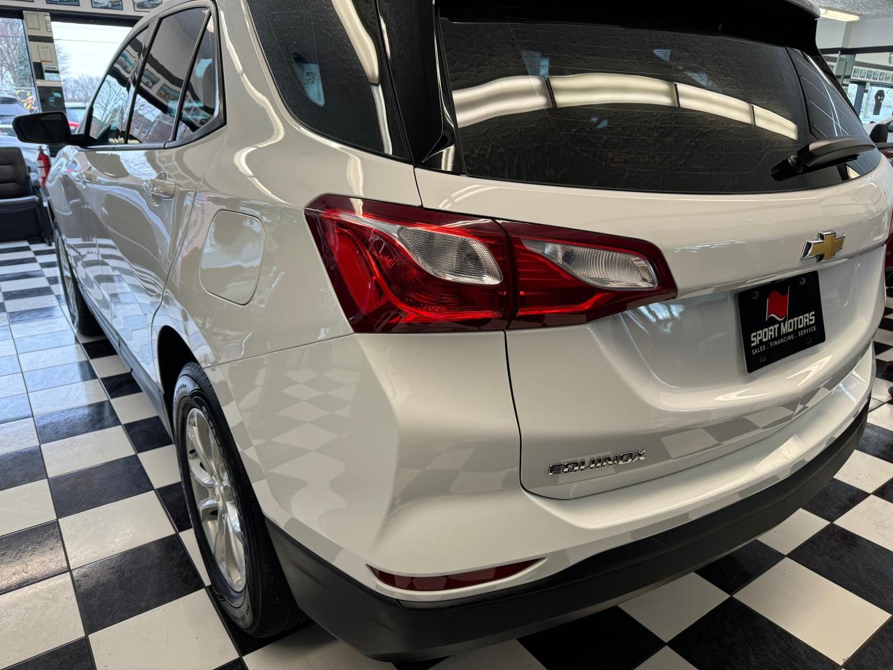 2019 Chevrolet Equinox LS+Remote Start+ApplePlay+Heated Seats+CLEANCARFAX Photo42