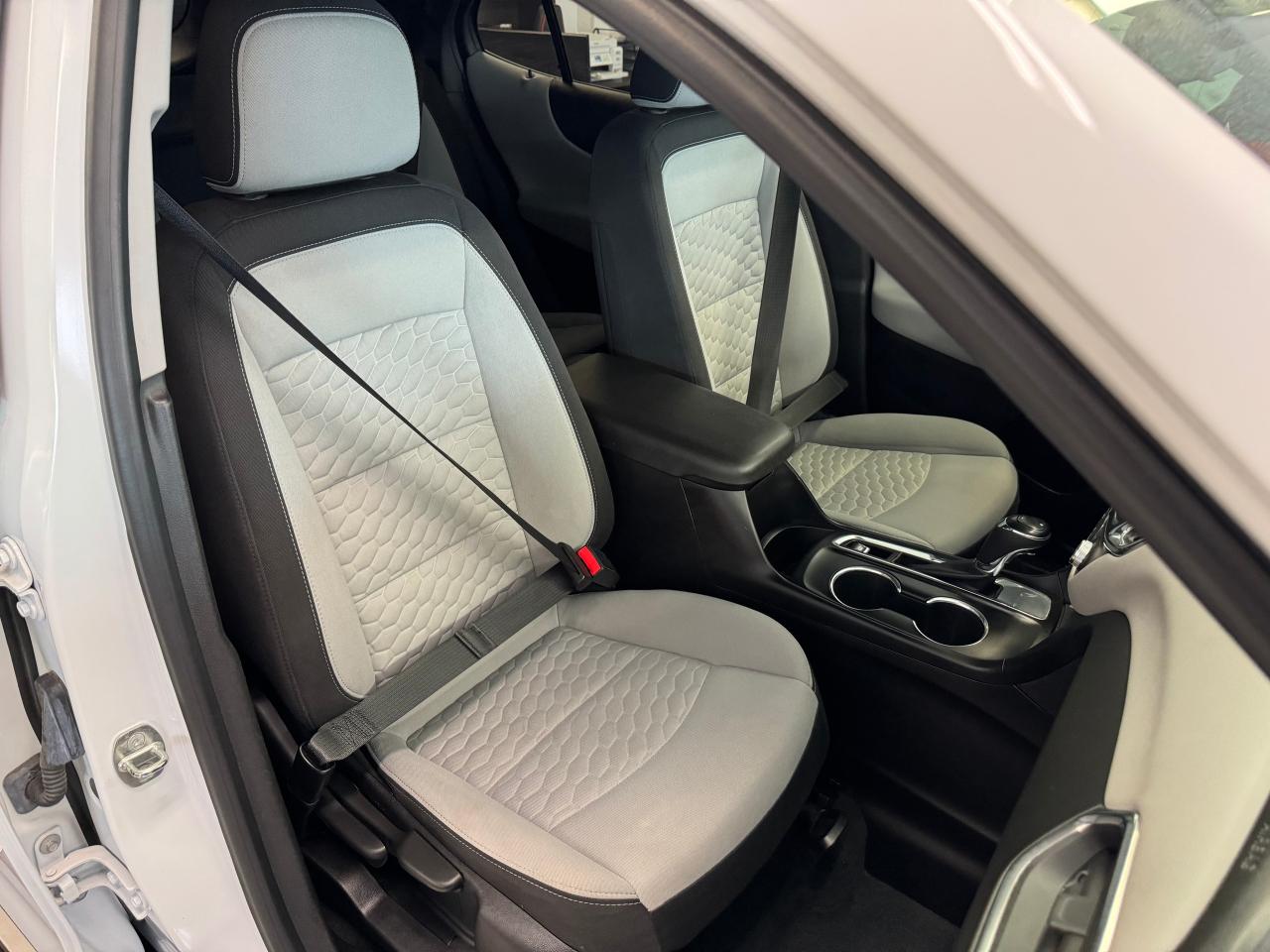 2019 Chevrolet Equinox LS+Remote Start+ApplePlay+Heated Seats+CLEANCARFAX - Photo #23