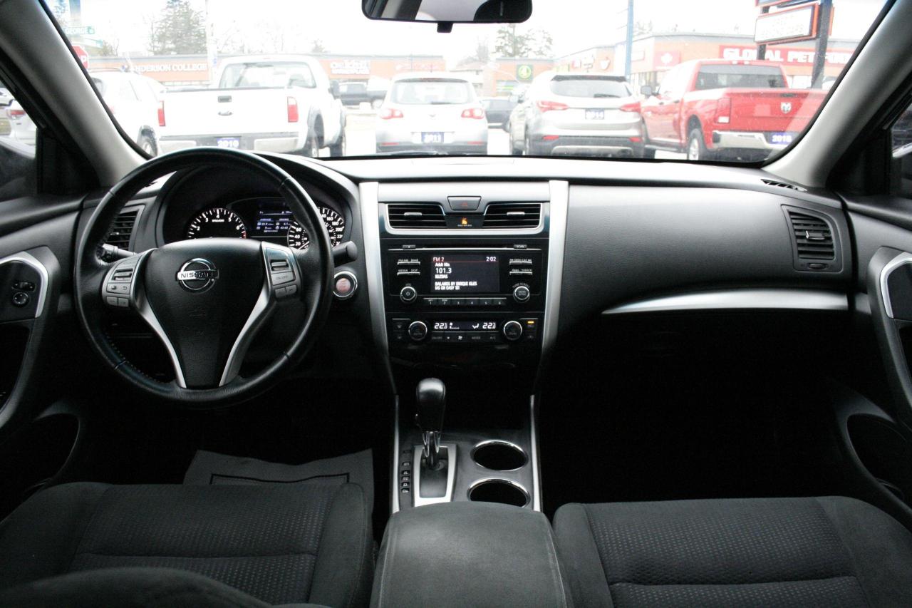 2015 Nissan Altima 4dr Sdn I4 CVT 2.5 SV - Photo #22