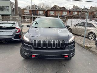 2016 Jeep Cherokee Trailhawk *4WD, NAV, BACKUP CAM, HEATED SEATS* - Photo #2