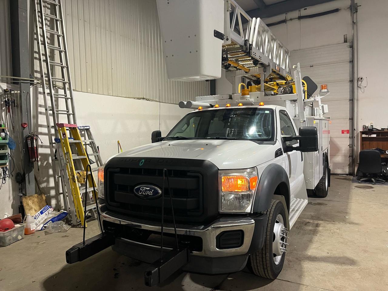 2012 Ford F-450 Bucket Truck - Photo #8