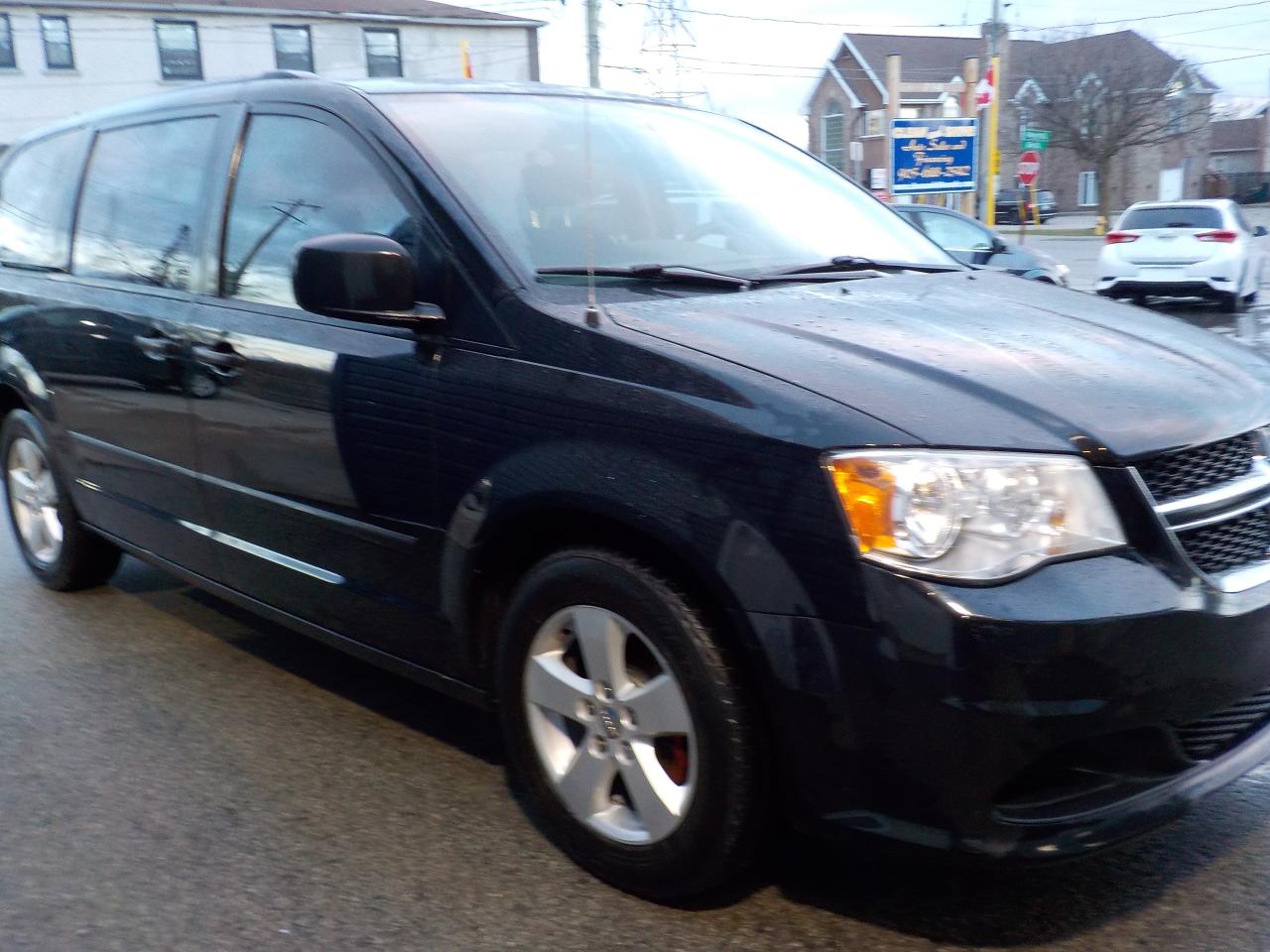 2015 Dodge Grand Caravan SE Photo2