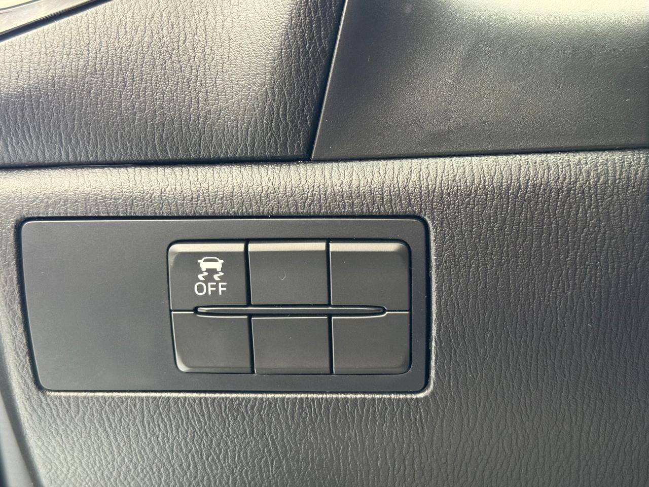 2016 Mazda MAZDA3 GX Hatch+Camera+Bluetooth+Clean Carfax - Photo #41