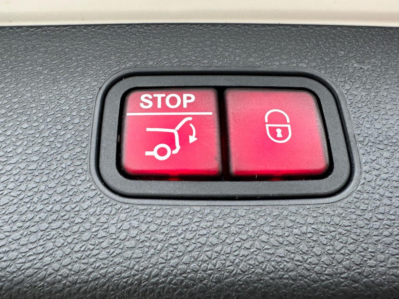 2013 Mercedes-Benz GLK350  - Photo #25