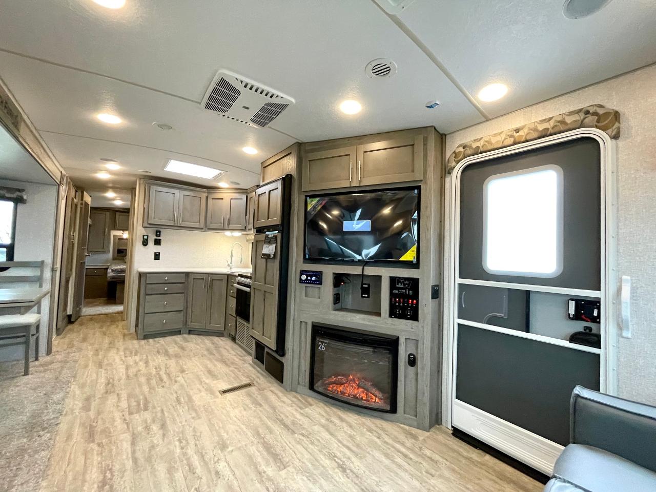 2024 Arctic Fox North Fork 32A 