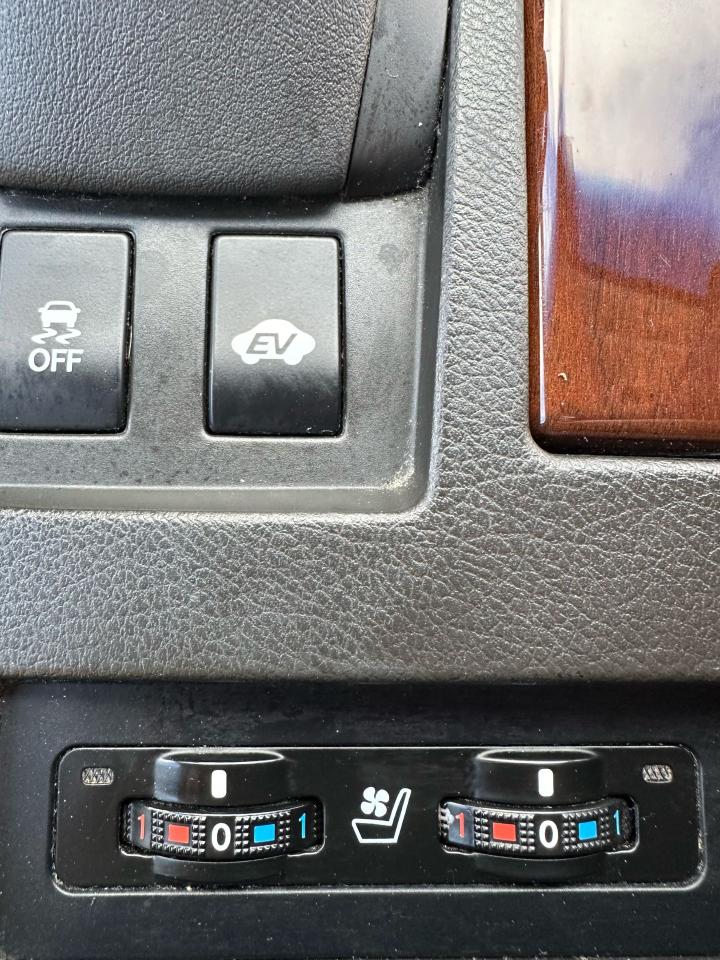 2013 Lexus RX 450h  - Photo #20