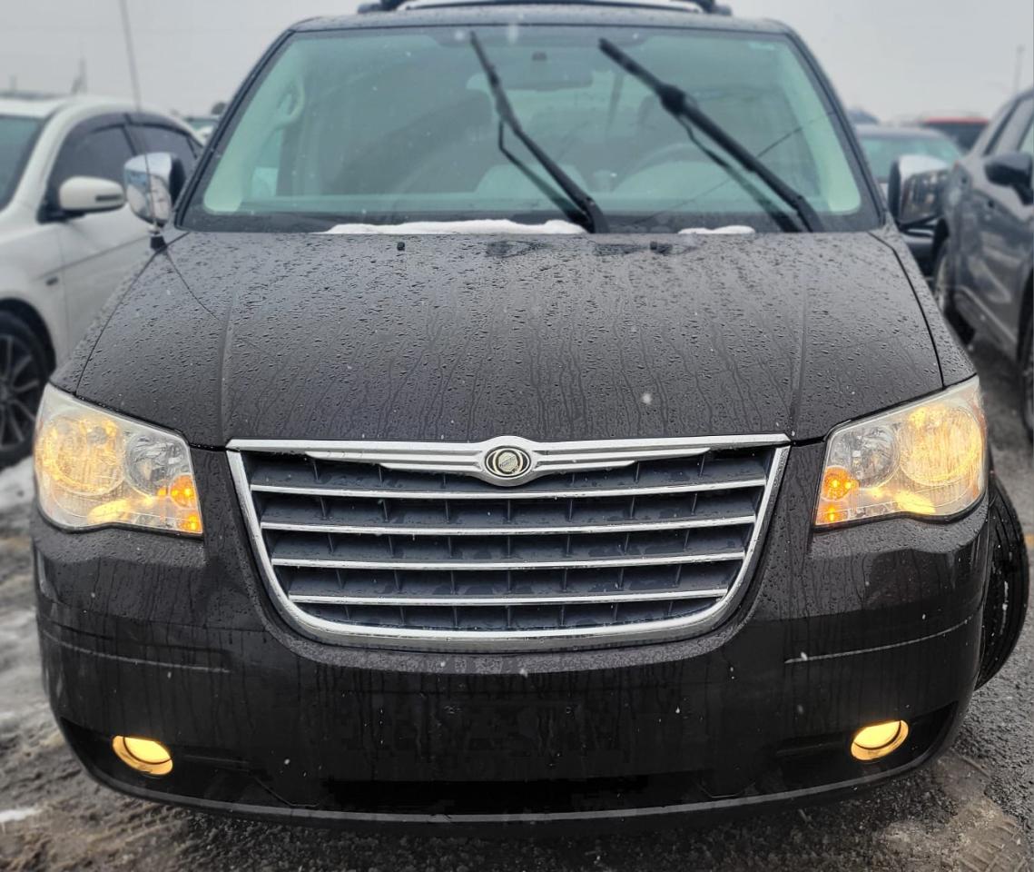 2010 Chrysler Town & Country TOURING - Photo #2