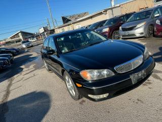 2001 Infiniti I30 Luxury w/Sunroof - Photo #3