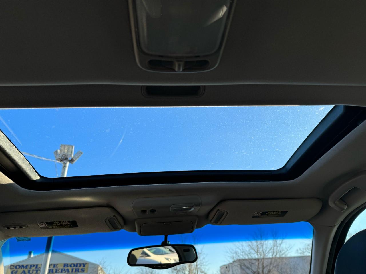 2001 Infiniti I30 Luxury w/Sunroof - Photo #12