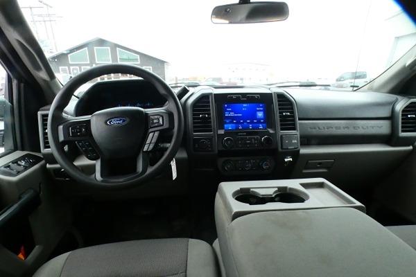 2021 Ford F-350 XL 4WD Crew Cab 8' Box w/cloth seats, BUC - Photo #11