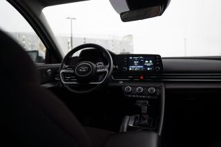 2022 Hyundai Elantra Preferred IVT | NO ACCIDENTS | CLEAN CARFAX - Photo #8