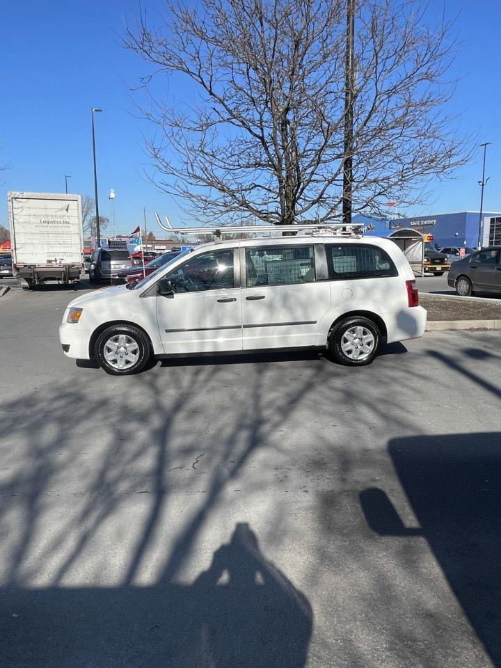 2010 Dodge Grand Caravan C/V   LADDER RACK   ONLY 176,000 KMS - Photo #2