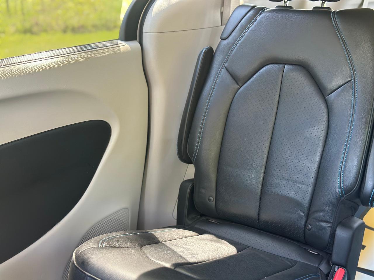 2021 Chrysler Pacifica Touring L - Photo #16