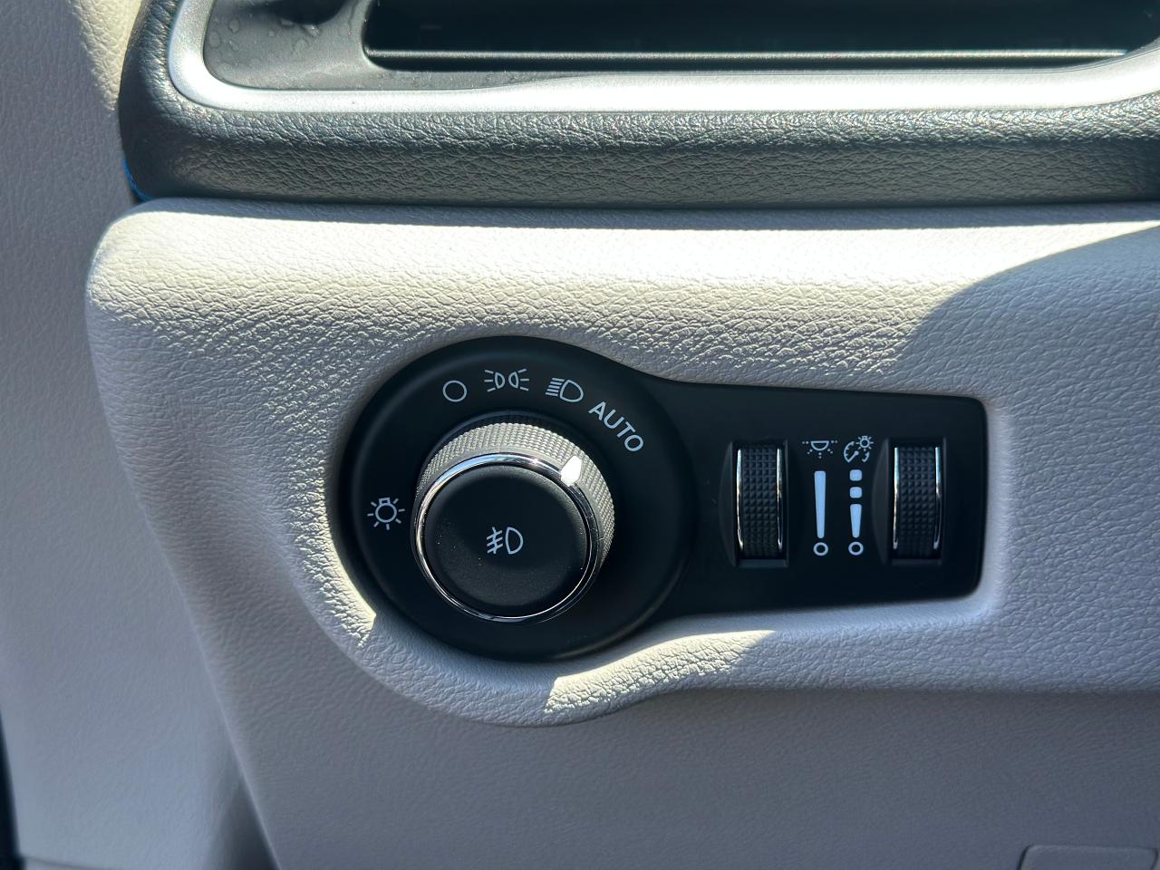 2021 Chrysler Pacifica Touring L - Photo #11