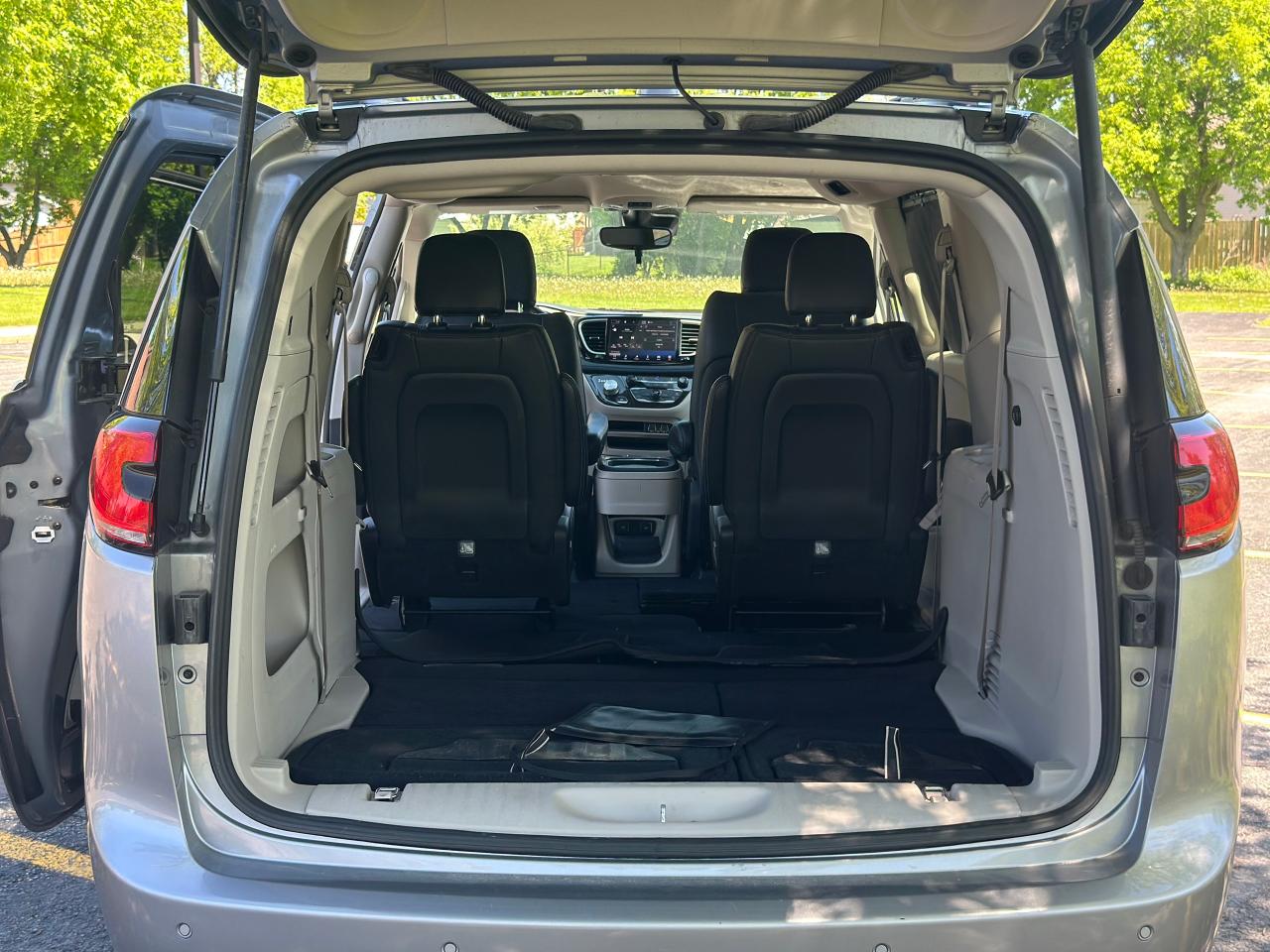 2021 Chrysler Pacifica Touring L - Photo #7