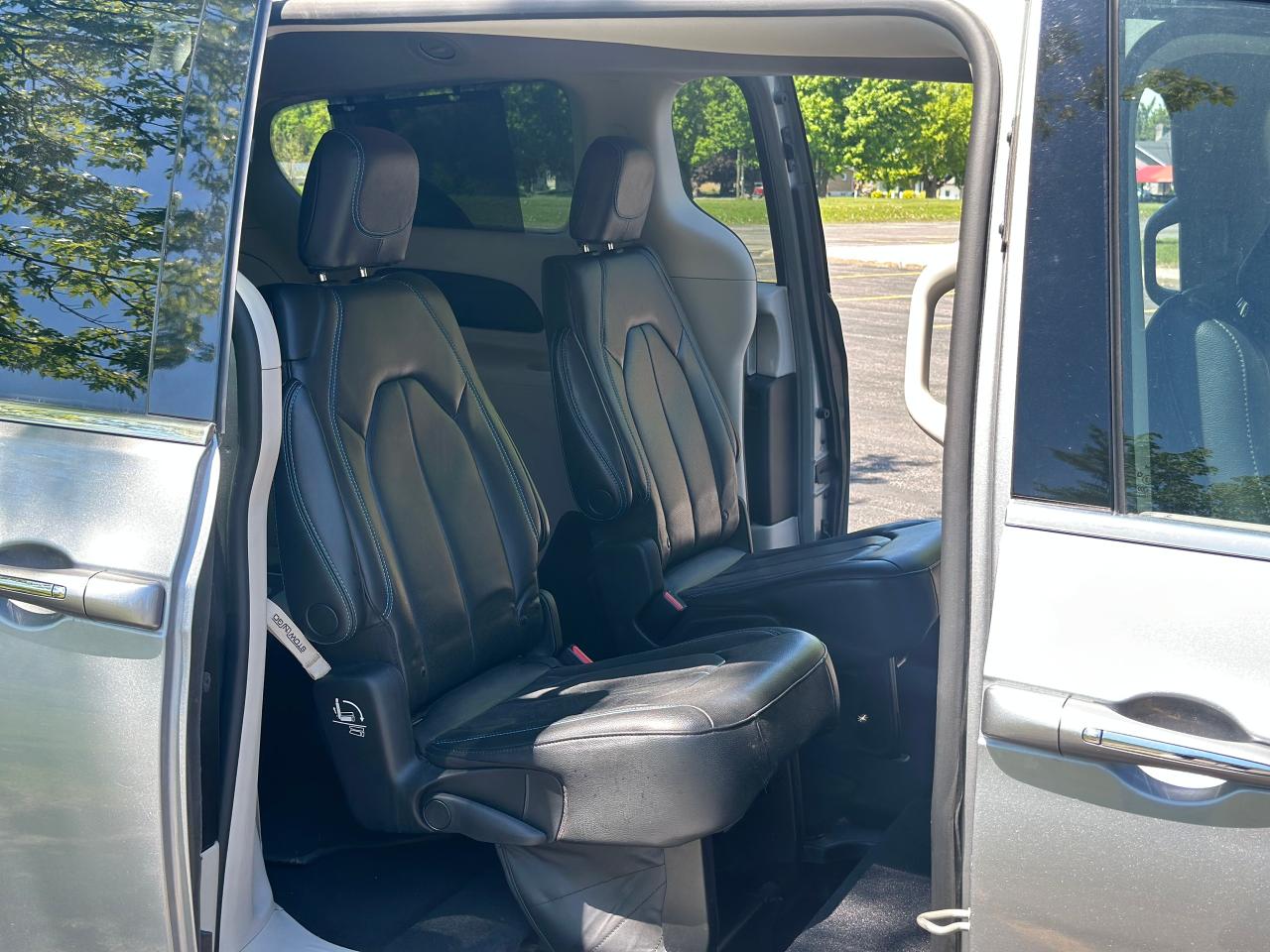 2021 Chrysler Pacifica Touring L - Photo #15