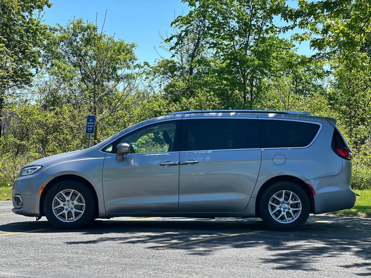 2021 Chrysler Pacifica Touring L - Photo #4