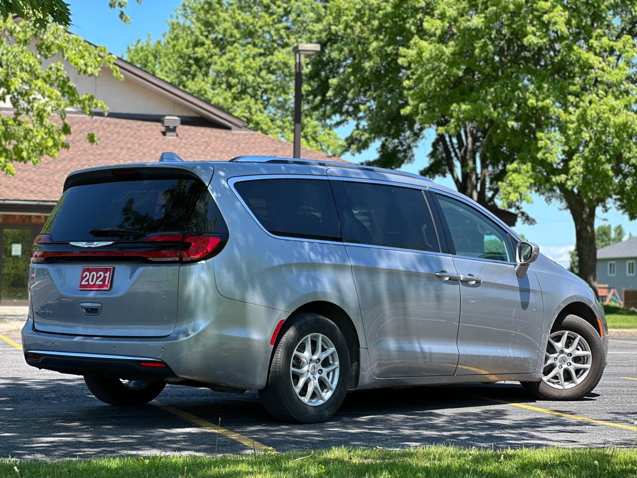 2021 Chrysler Pacifica Touring L - Photo #5