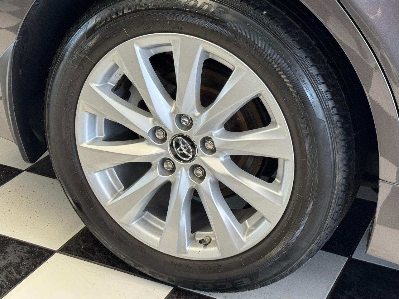 2019 Toyota Camry SE+Leather+ApplePlay+Adaptive Cruise+CLEANC CARFAX Photo121