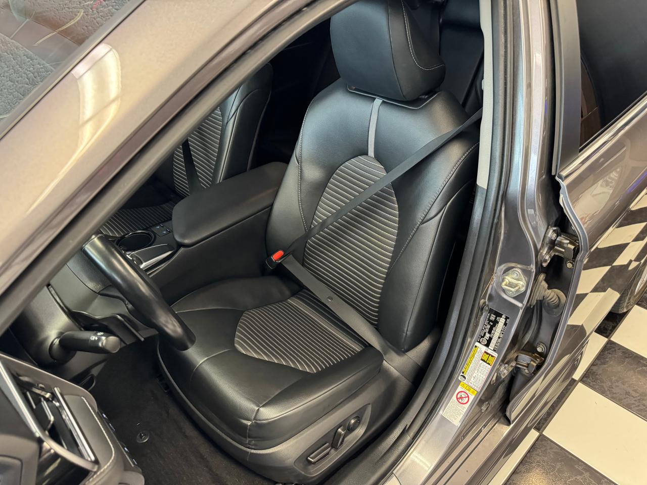 2019 Toyota Camry SE+Leather+ApplePlay+Adaptive Cruise+CLEANC CARFAX - Photo #19