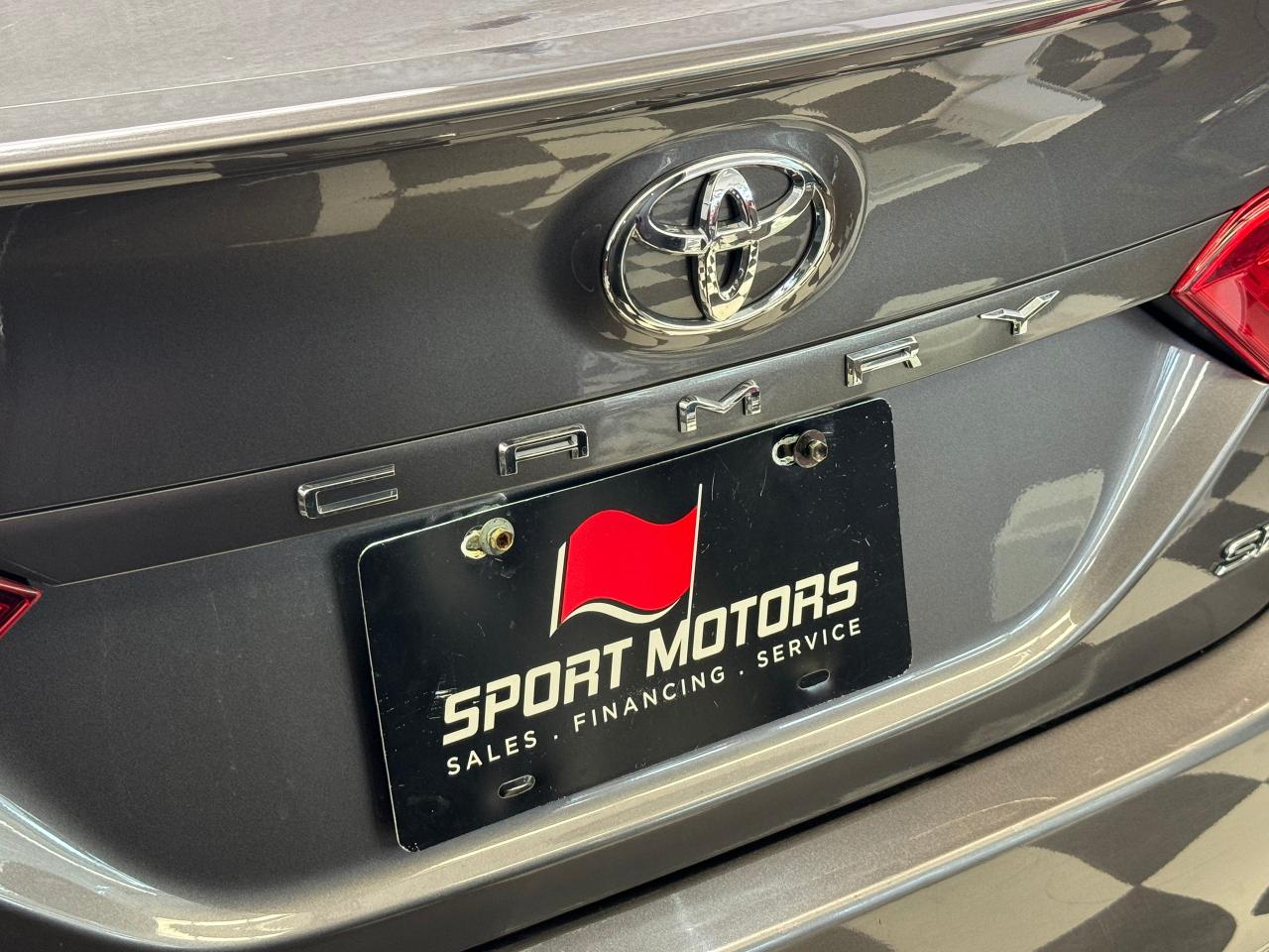 2019 Toyota Camry SE+Leather+ApplePlay+Adaptive Cruise+CLEANC CARFAX Photo130