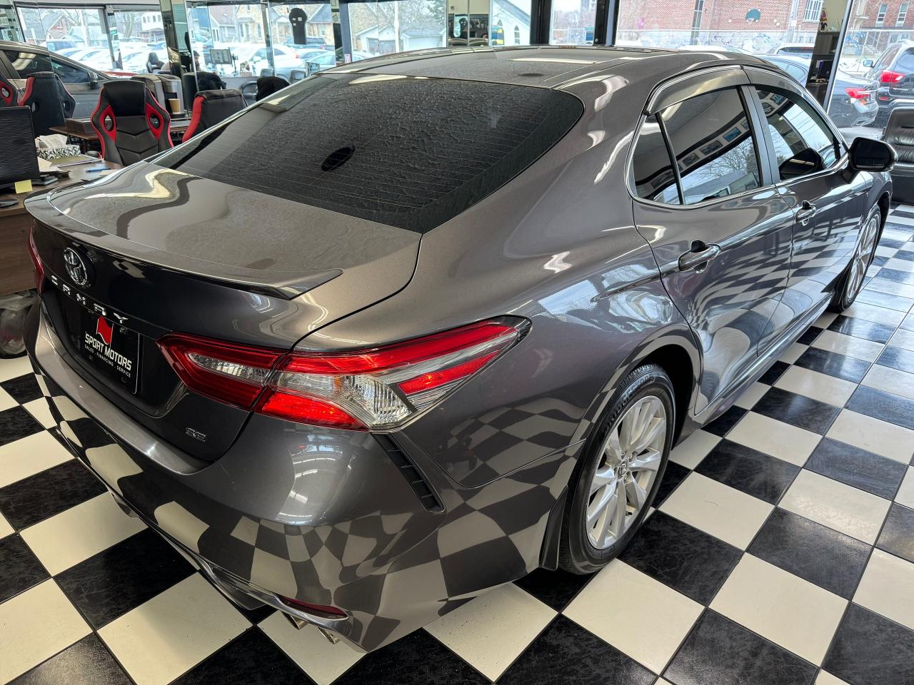 2019 Toyota Camry SE+Leather+ApplePlay+Adaptive Cruise+CLEANC CARFAX - Photo #4