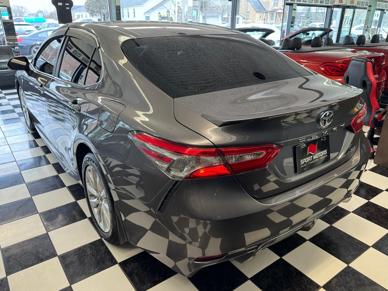 2019 Toyota Camry SE+Leather+ApplePlay+Adaptive Cruise+CLEANC CARFAX - Photo #2