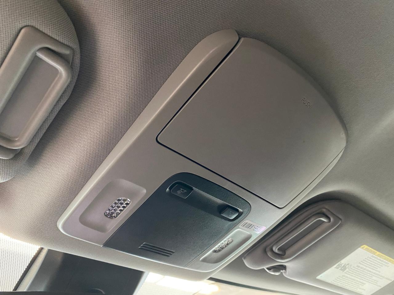 2019 Toyota Camry SE+Leather+ApplePlay+Adaptive Cruise+CLEANC CARFAX Photo110