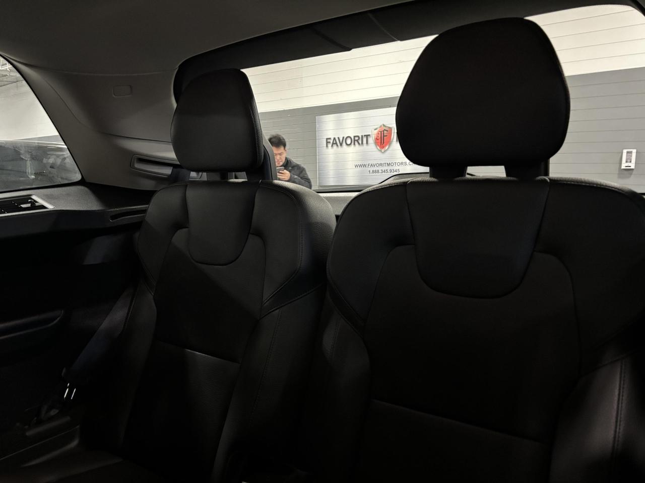 2020 Volvo XC90 T6 Momentum|AWD|7PASS|NAV|360CAM|PANOROOF|LEATHER| - Photo #11