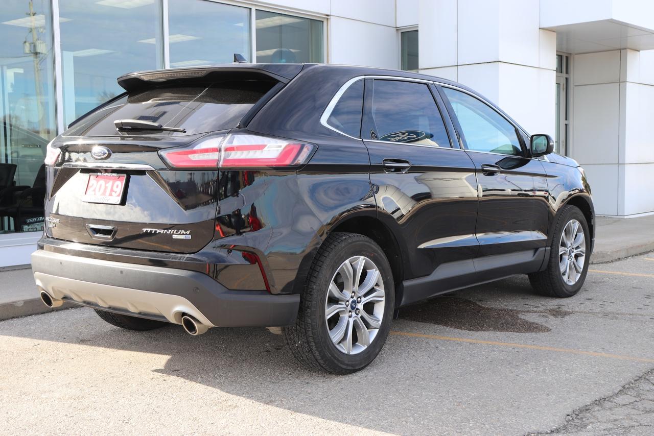 2019 Ford Edge Titanium AWD Photo5