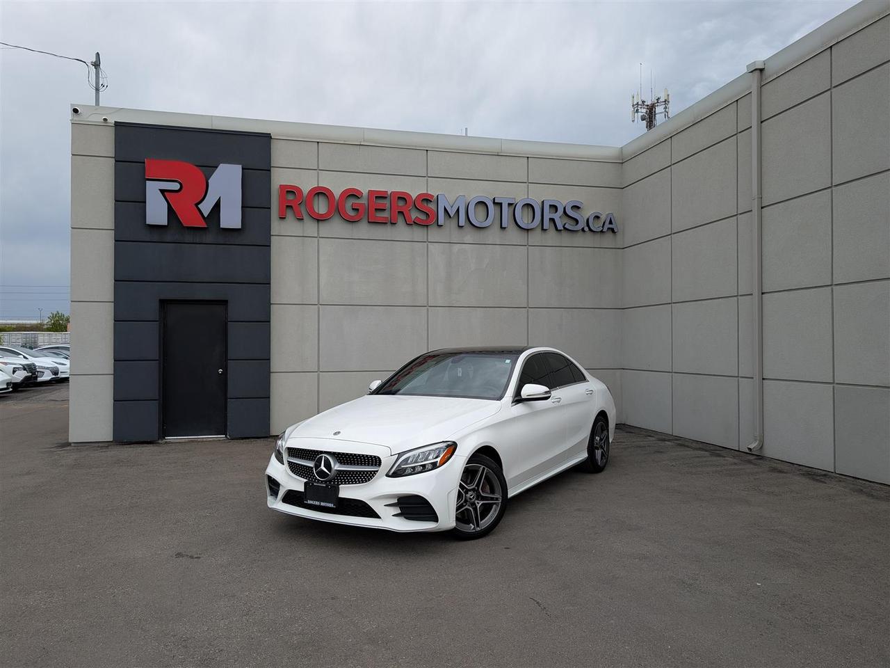 2020 Mercedes-Benz C 300 4MATIC - NAVI - PANO ROOF - REVERSE CAM Photo0