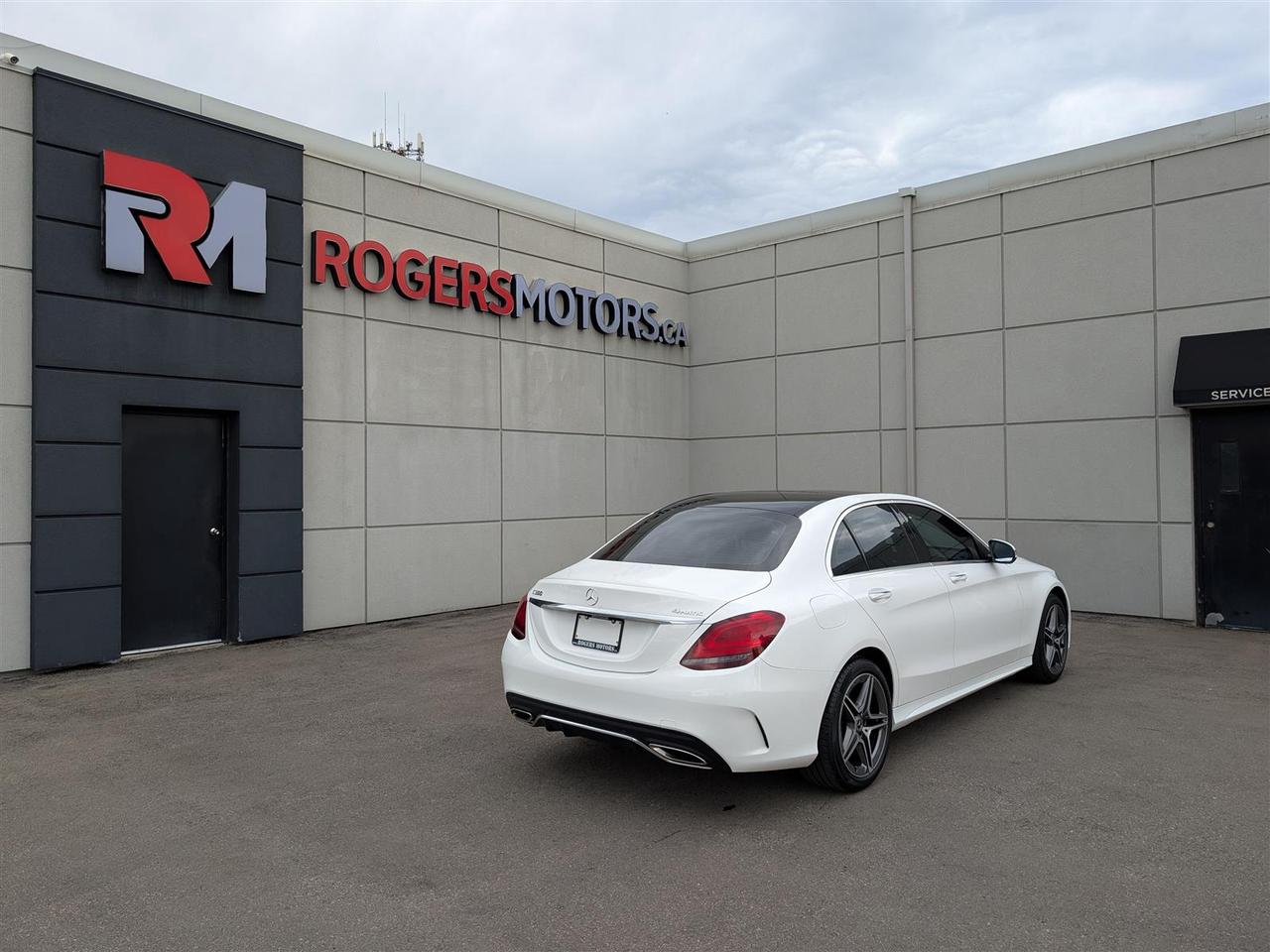 2020 Mercedes-Benz C 300 4MATIC - NAVI - PANO ROOF - REVERSE CAM Photo4