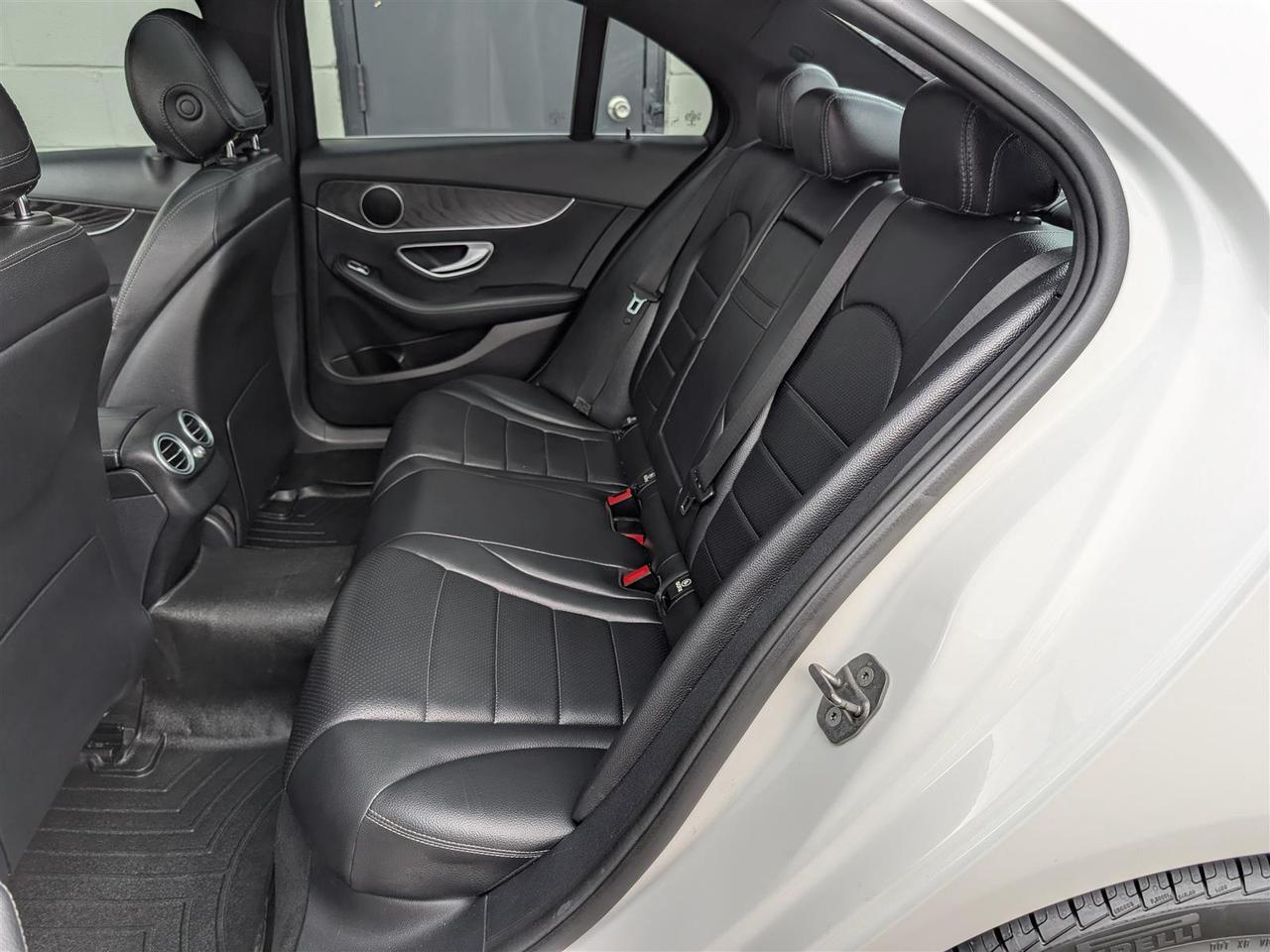 2020 Mercedes-Benz C 300 4MATIC - NAVI - PANO ROOF - REVERSE CAM Photo