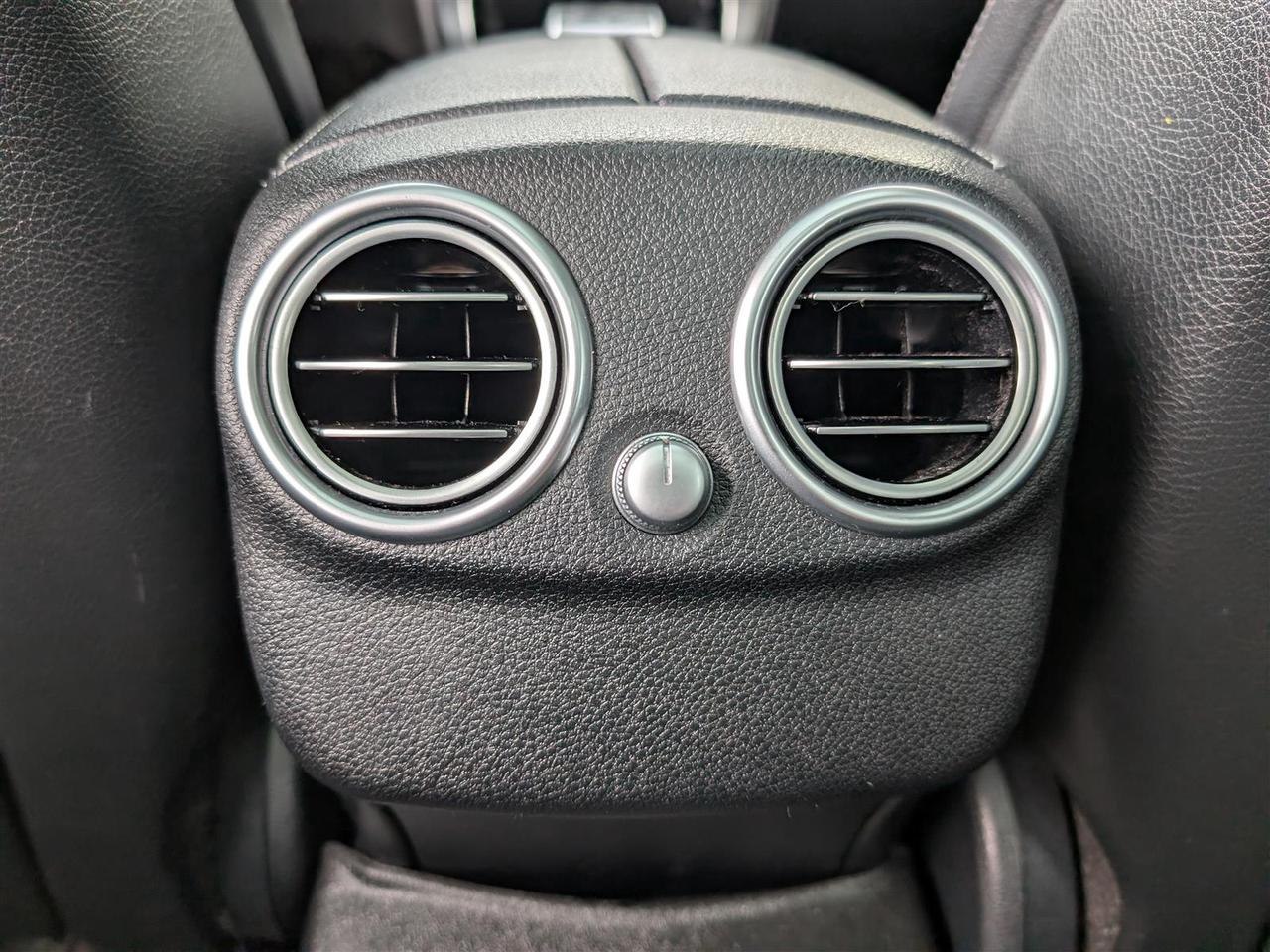 2020 Mercedes-Benz C 300 4MATIC - NAVI - PANO ROOF - REVERSE CAM Photo