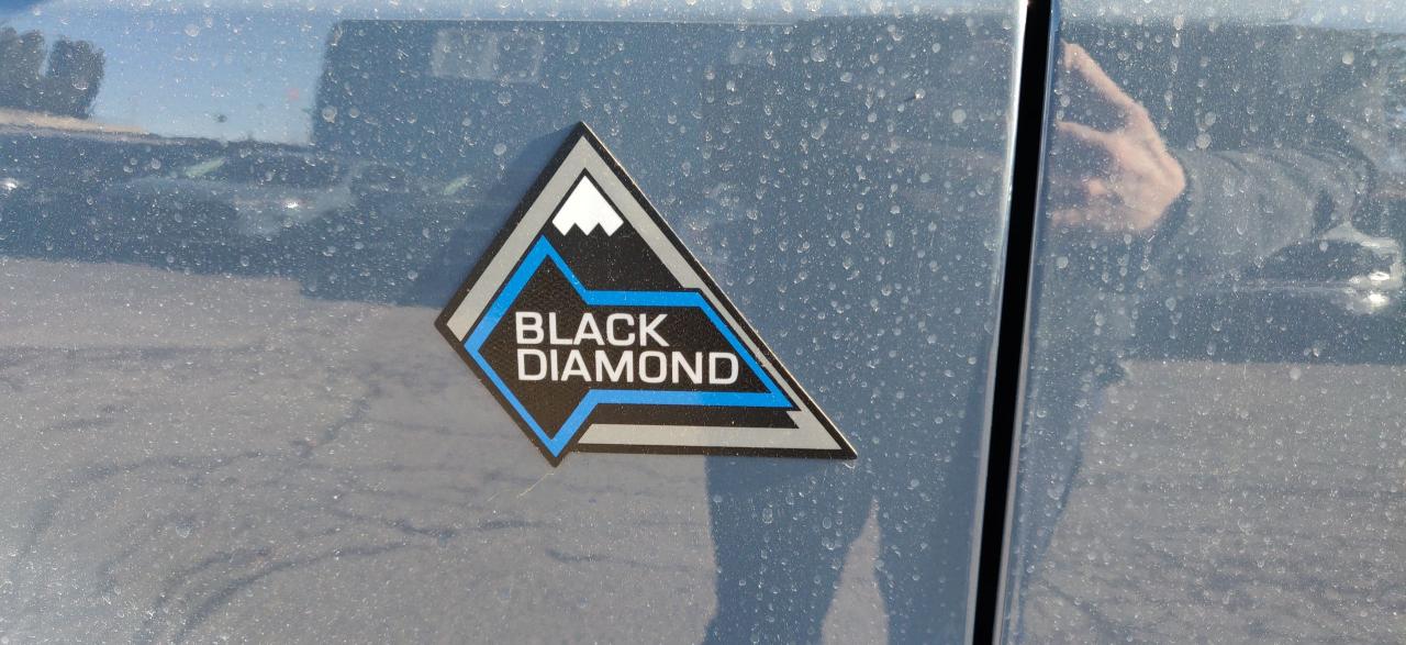 2024 Ford Bronco 2D BLACK DIAMOND Photo5