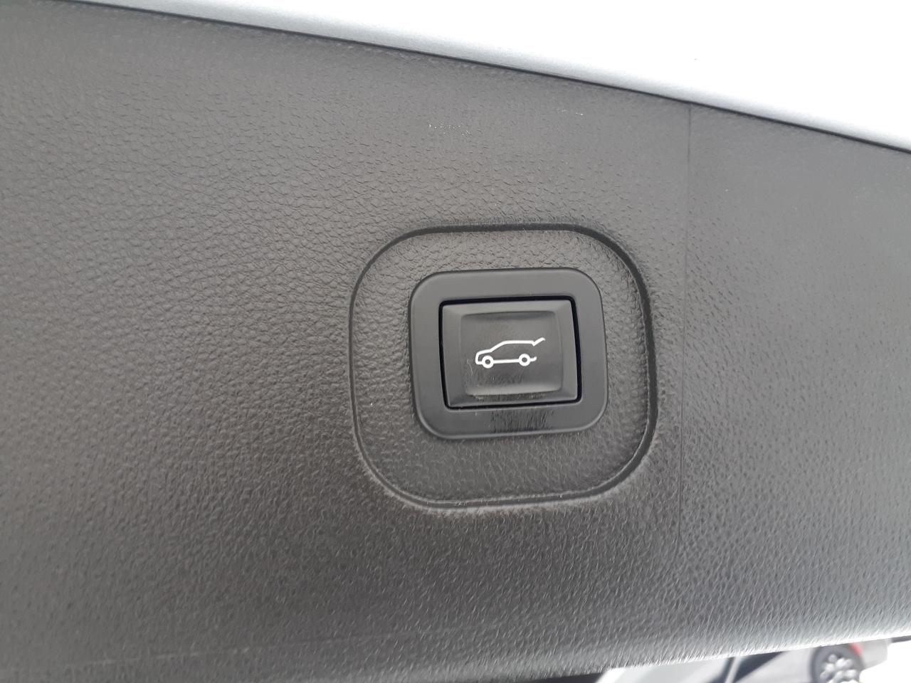 2015 GMC Terrain AWD, SLT, Leather, Nav, Htd Seats, BU Cam, Remote - Photo #28